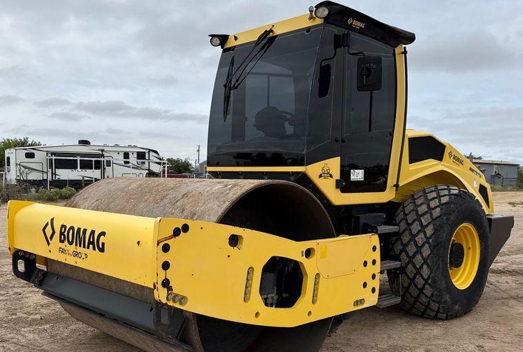 2017 Bomag BW211 DH-5